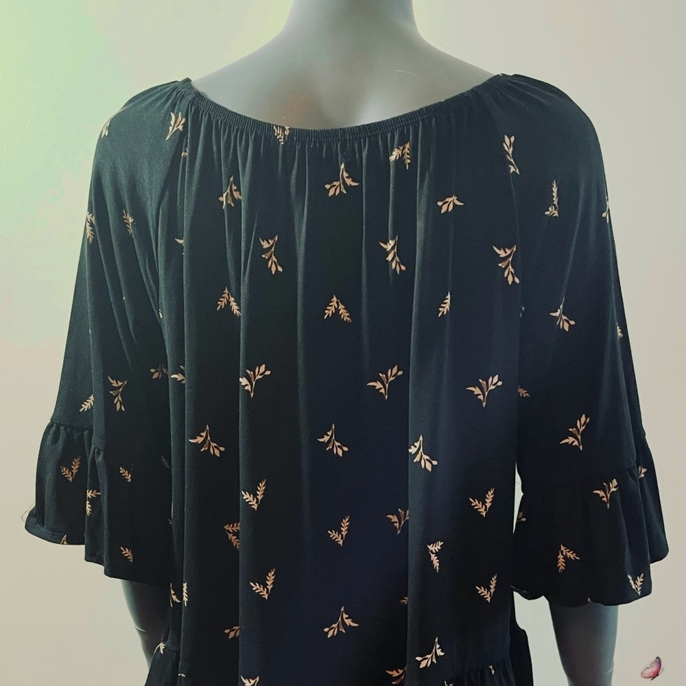NWT Style & Co. Petite Large Printed On-Off Knit Black Top - Picture 3 of 8
